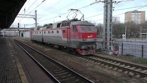 Электровоз ЧС7-014 (ТЧЭ-18) на тупиковом пути у о.п. Новогиреево.