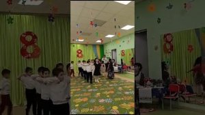 Адыгейскии танец в садике у Диши