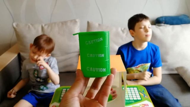 Челлендж что в коробке на ощупь отгадай не глядя Что попалось, кто испугался? смотреть онлайн