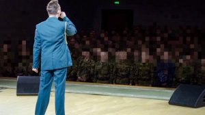 Авторская патриотическая песня подняла зал....