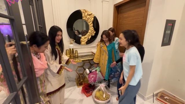SHADI K BAAD GHAR SY PEHLI EID AGAI   Behno K Sath Mil K Unboxing Ki 