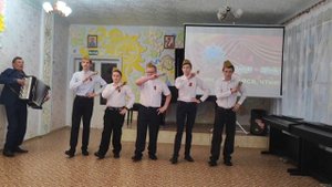 ПОПУРРИ НА ТЕМУ ВОЕННЫХ ПЕСЕН. Ансамбль ложкарей "Калинка"