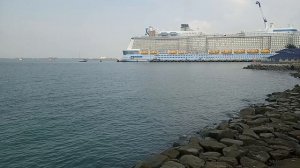 Малайзия. Лайнер в порту Джорджтауна 12 февраля 2025 г. Malaysia, Penang, GeorgeTown