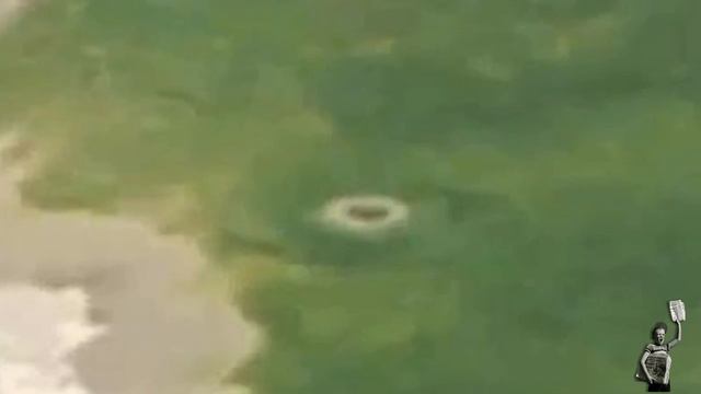 Mystery crater opens up in Utah смотреть онлайн