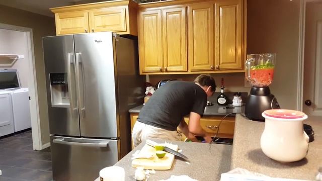 Meme man makes the salsa. смотреть онлайн