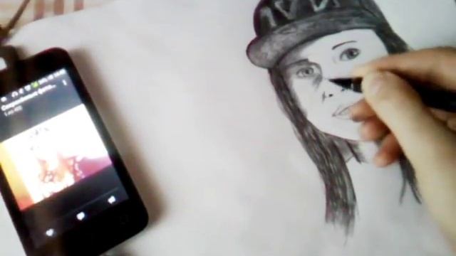 Портрет "девушка в кепке" смотреть онлайн