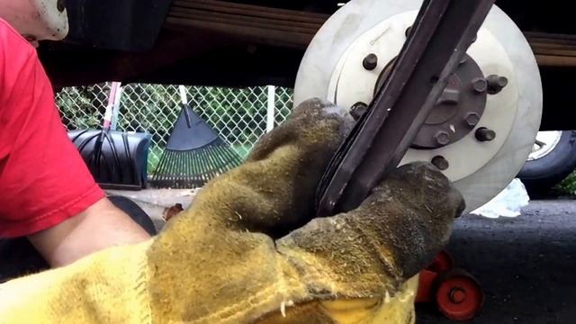 EASY!! 2006 Dodge ram mega cab 1500 2500 HOW TO CHANGE ROTORS AND BRAKE PADS! смотреть онлайн