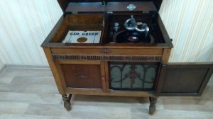 Граммофон GILBERT Модель № 73. 1927 г. Англия.