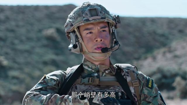 敵軍仗着坦克向前推近，怎料狙擊手早已埋伏多時，瞬間壓制敵軍！#战争#功夫#王牌好剧 смотреть онлайн