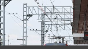 Забравшийся на поезд подросток получил смертельный удар током в Подмосковье