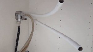 Установка умягчителя воды в квартире под раковину на кухне