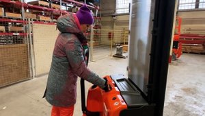 Топ оборудование для склада — Самоходный штабелер Noblelift PS16L