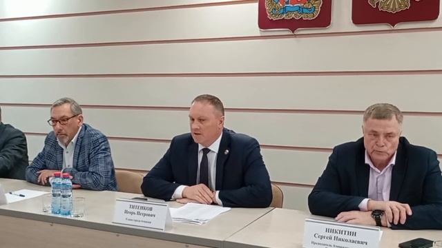 Мэр Ачинска Игорь Титенков открыл совещание по ликвидации прошлогоднего ДТП на реке Чулым