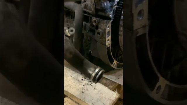 Какие проблемы с патрубками на моторе Вольво 3,2? смотреть онлайн