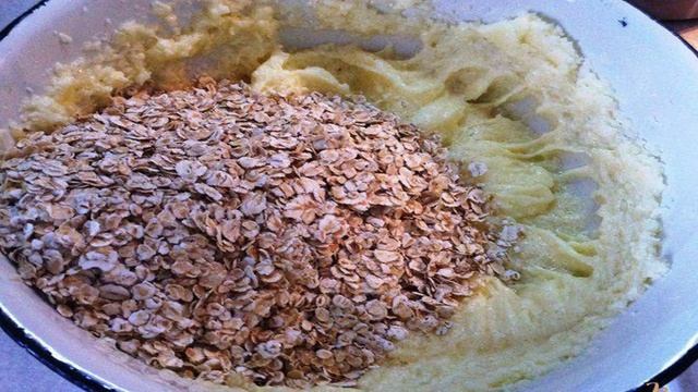 Шоколадное овсяное печенье с кусочками шоколада