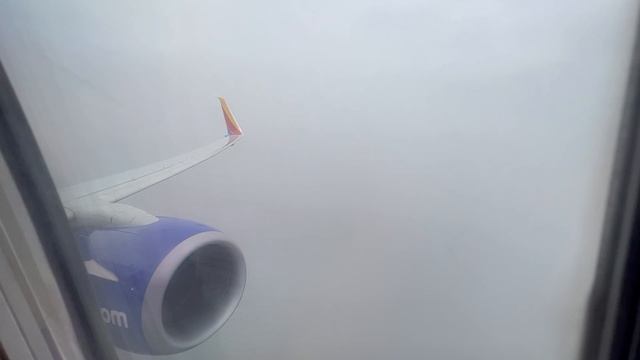 {iPhone 13 Pro} Southwest 737-800 Takeoff RDU смотреть онлайн