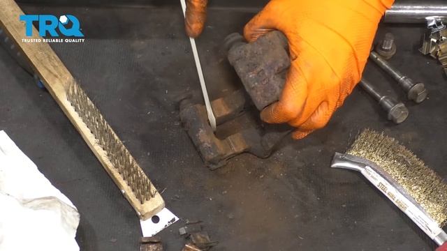 How to Replace Rear Brakes 2001-07 Toyota Sequoia смотреть онлайн