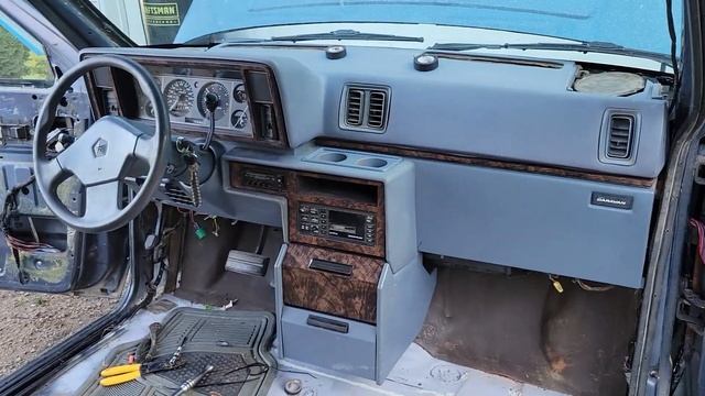 1990 Dodge Grand Caravan LE "restoration" | Part 10 | Putting the dash back together & more смотреть онлайн