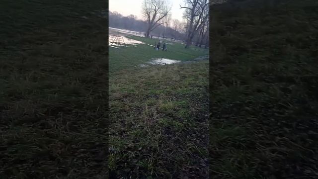 Затопленные берега Вага в Шале / Zaplavené breha Vaha v Šaľa Часть 2 ( моя реакция) смотреть онлайн