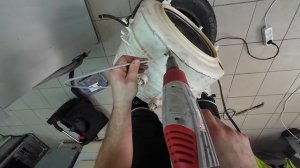 Замена подшипников в стиральной машине Ariston от А до Я! Замена втулки, пайка бака, мойка и т.д.