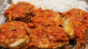 Хек с овощами в томате