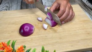 Mia nonna mi ha insegnato questa deliziosa ricetta italiana con le melanzane! Mangia e dimagrisci!