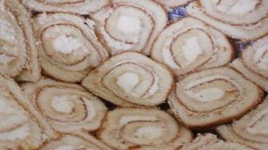 Торт без выпечки из бисквитных рулетов