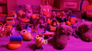 как мы с Леоном делаем из игрушек целый город из игрушек