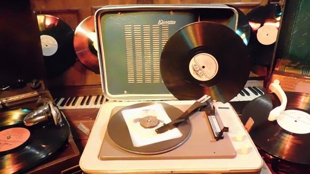 Соловьи поют заливаются #RecordsKing_352 Recorded 1970 USSR #bootleg #Single Sided #33rpm смотреть онлайн