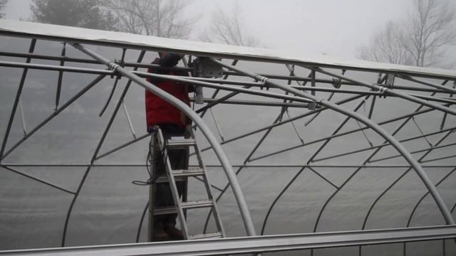How To Build A Greenhouse - Step 27: Attaching Poly To The Greenhouse смотреть онлайн