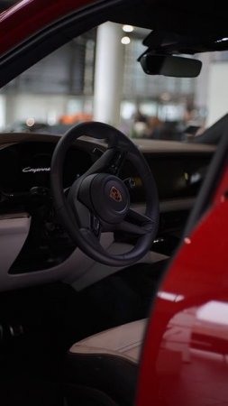 ♥️ Porsche Cayenne в ярко-алом цвете — невозможно не заметить!