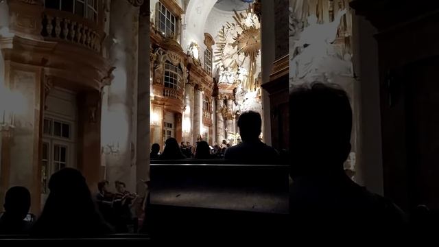 Lacrimosa de Mozart live @ Karlskirche, Viena смотреть онлайн