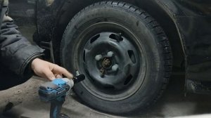 Обзор ударного аккумуляторного гайковерта 320 Нм DNESTR