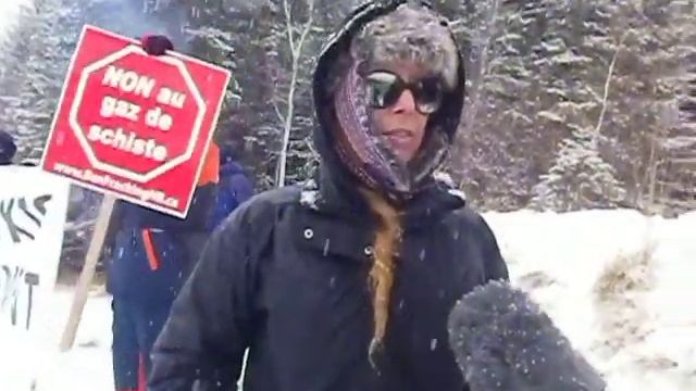 Twitter Queen is being interviewed on Highway 11 with the Anti Shale Gas Protesters смотреть онлайн