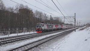 Эл.-воз ЭП20-003 + перегоняемый ЭП2К-414 (ТЧЭ-6) со скорым поездом №061В Санкт-Петербург - Москва.