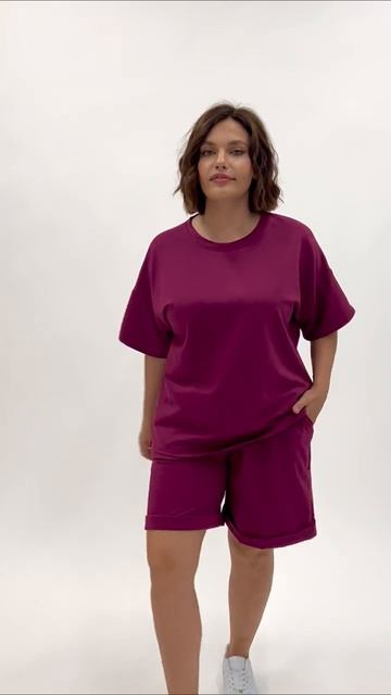 Спортивный костюм с шортами в цвете винный баклажановый смотреть онлайн