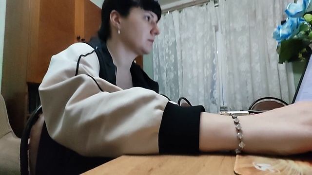Карликовый кролик Путька и его подруга Афродита, она декоративная крольчиха... Больше Путьки в 3 раз