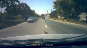 Все по правилам только не дождался зелёного света светофора