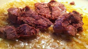 Спагетти с соусом из говяжьей тушенки