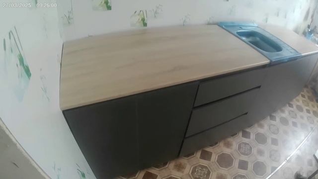 Установка нового кухонного гарнитура на кухню.Замена люстры на светодиодную лампу.