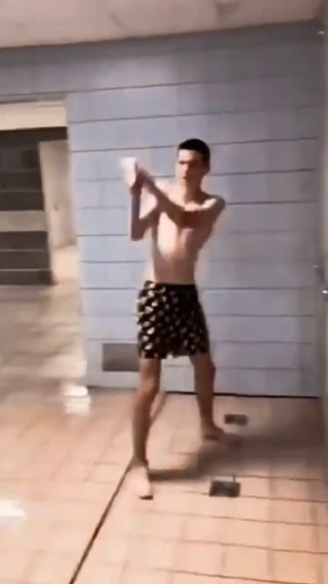 А ты о чем подумал?🤣✋ #юмор #приколы #кидает #шлепки #чего смотреть онлайн