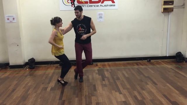 Advanced Salsa Move #304 - The Hit смотреть онлайн