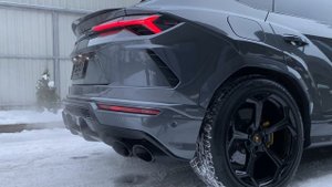 выхлоп Lamborghini Urus, 2019.