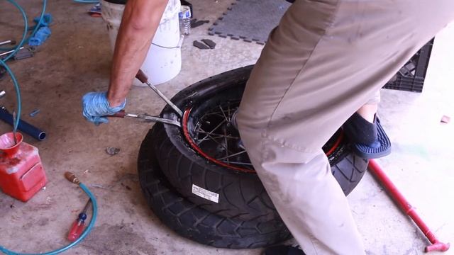 Tire change on yamaha super tenere 1200