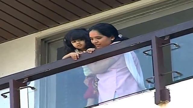 AKSHAY HOLI CELEBRATION WITH FAMILY смотреть онлайн