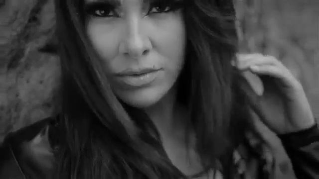 Nayer Suave Kiss Me ft Pitbull, Mohombi смотреть онлайн