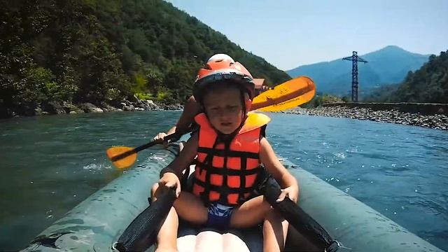 A Little Capitan rafting смотреть онлайн