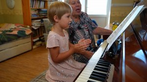 Радослава, 4 года. Чтение с листа. С.Аллерм, 'Вальс-мюзетт'