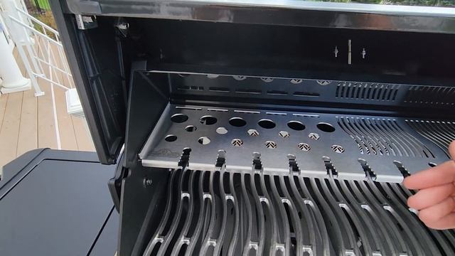 Napoleon Phantom Prestige vs Weber Genesis смотреть онлайн