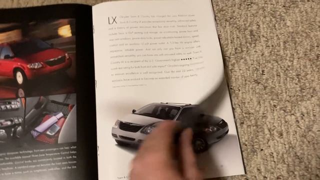 2007 Chrysler Town and Country Dealership Brochure смотреть онлайн